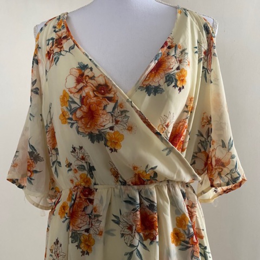 New With Tags Charlotte Russe Floral Maxi Dress